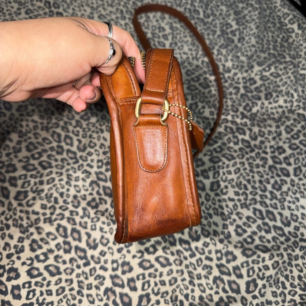 VINTAGE COACH CROSSBODY - Picture 3 of 6